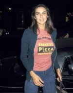 lynda carter shakeys.jpg